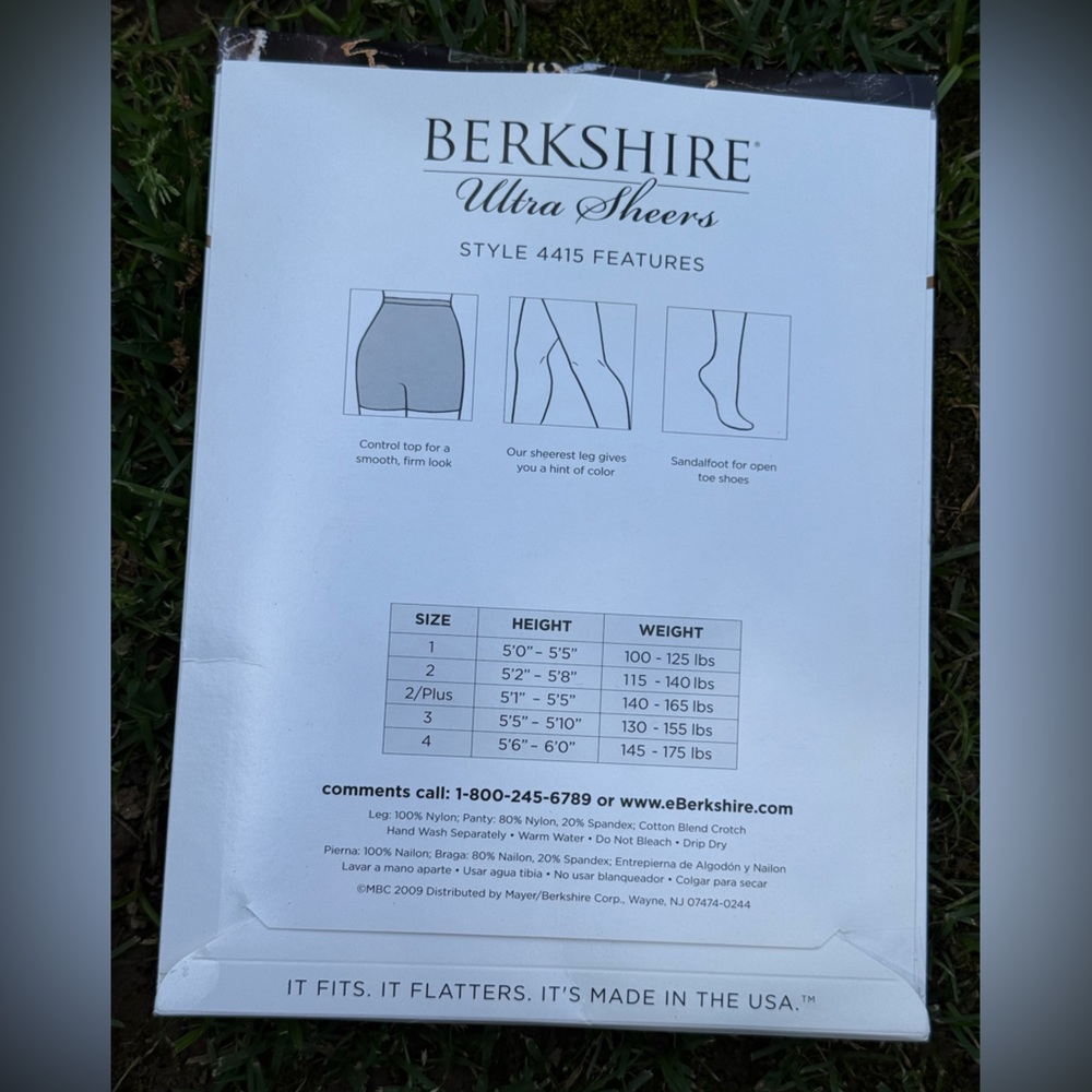 NWT Berkshire "Ultra Sheers Nude" panyhose - size 4 - Picture 2 of 2